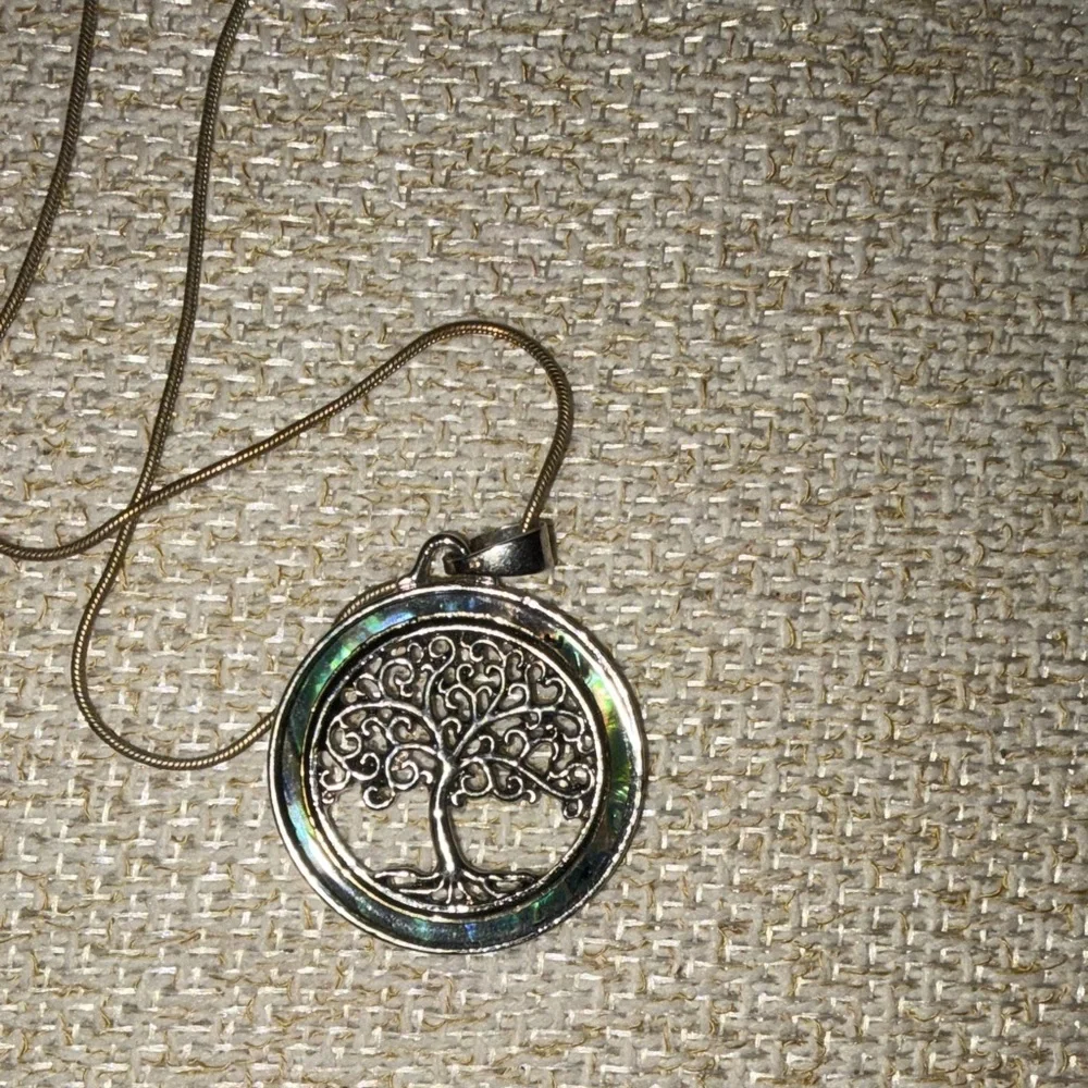Tree of Life Pendant Necklace - Picture 3 of 3